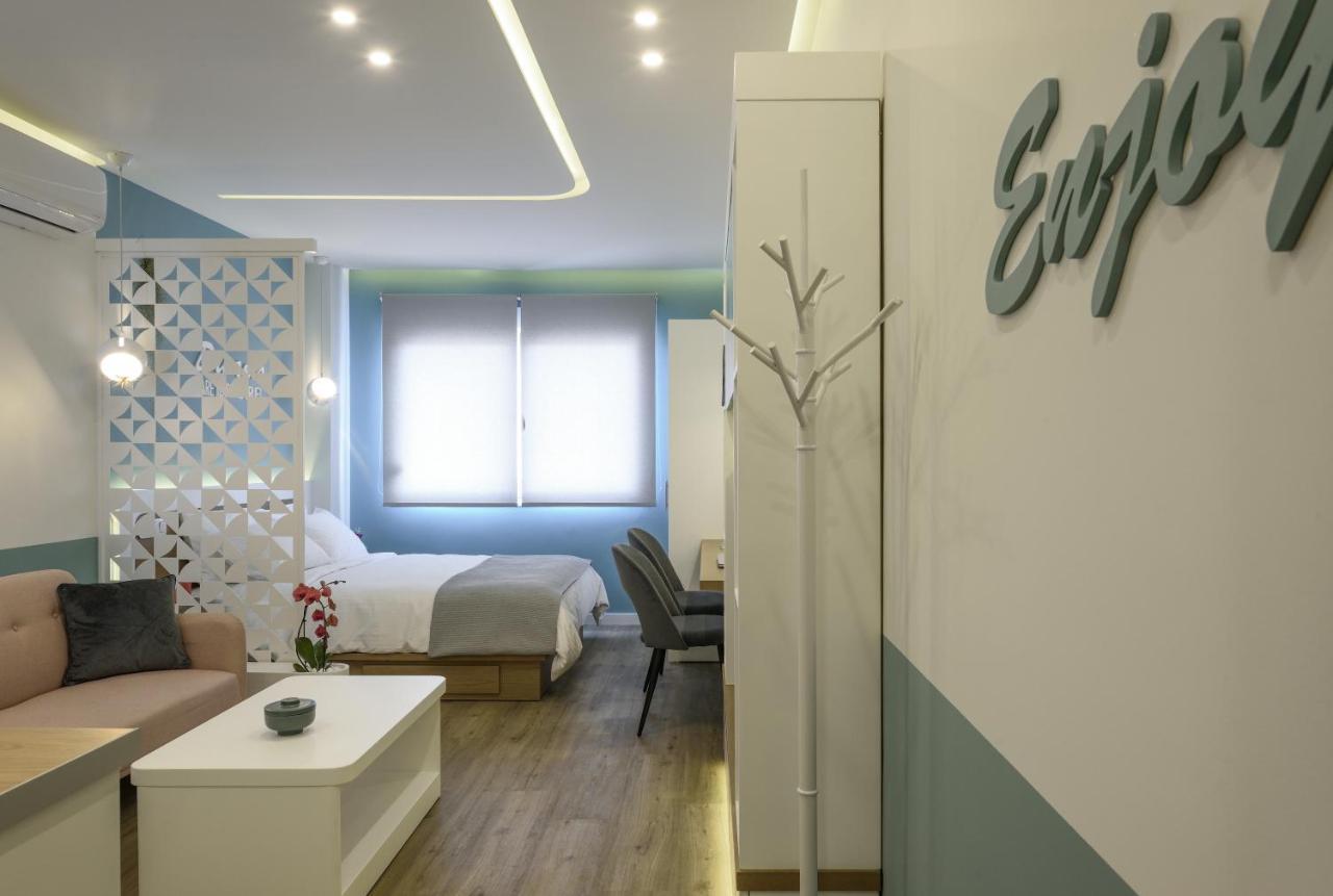 Τhe Half Root Suite In The Heart Of City Center Thessalonique Extérieur photo