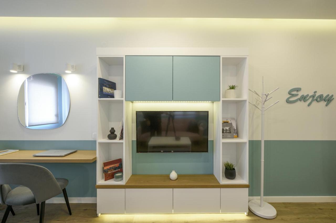 Τhe Half Root Suite In The Heart Of City Center Thessalonique Extérieur photo