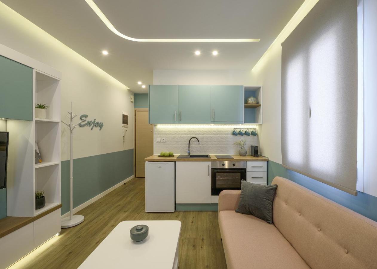 Τhe Half Root Suite In The Heart Of City Center Thessalonique Extérieur photo