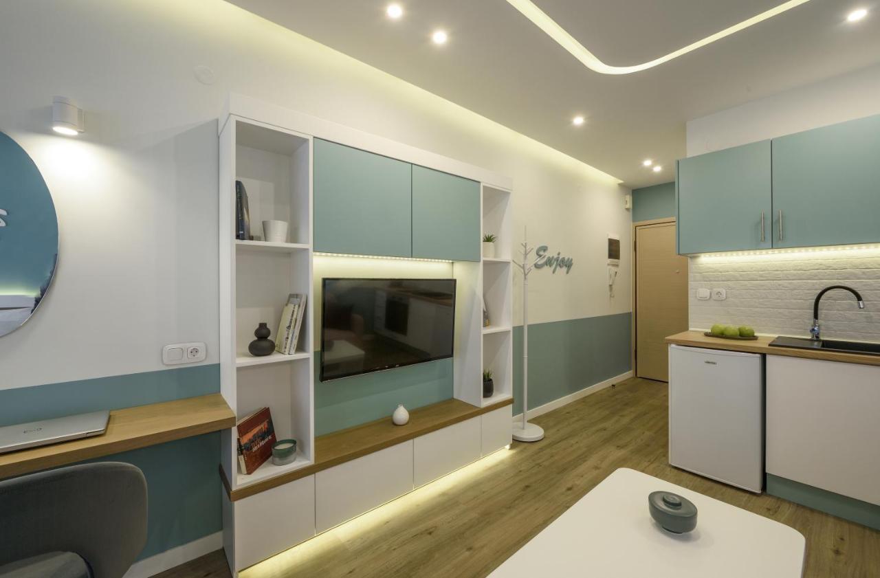Τhe Half Root Suite In The Heart Of City Center Thessalonique Extérieur photo